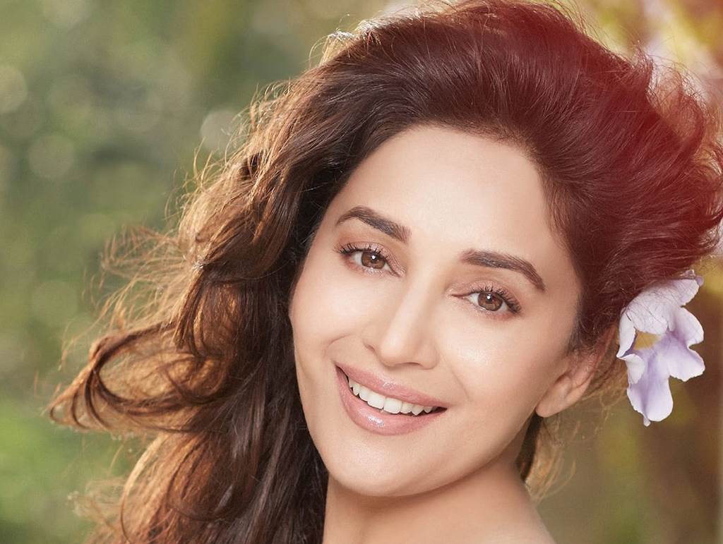 Madhuri-Dixit-young-hd-wallpapers