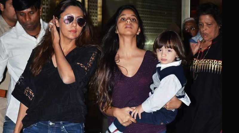 Gauri, Suhana, AbRam relaxes on beach while SRK busy with JHMS’s promotion