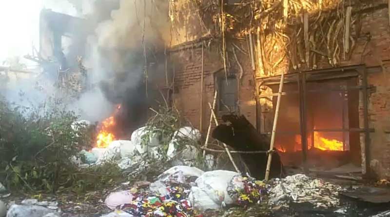 Massive fire gutted a factory in Howrah, no casualty reported