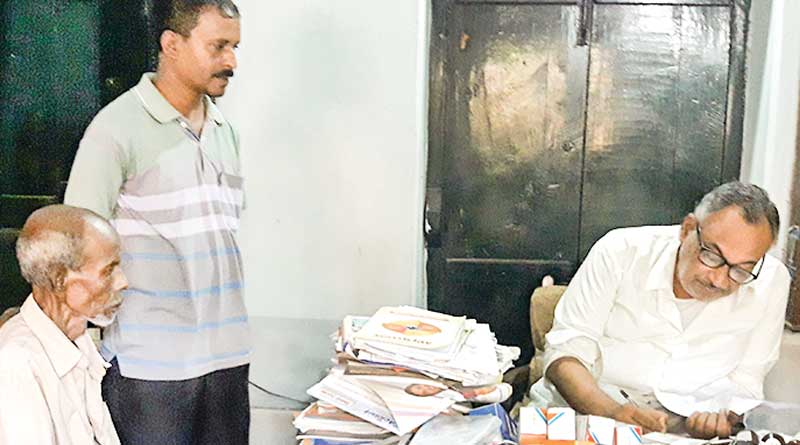 Doctor takes just Rs 5 for treatment in Kalna 