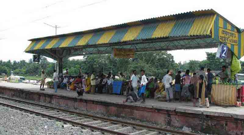 Crack in Railway truck disrupts service in Sealdah south section