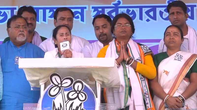 Mamata Banerjee attacks PM Narendra Modi over Fani row