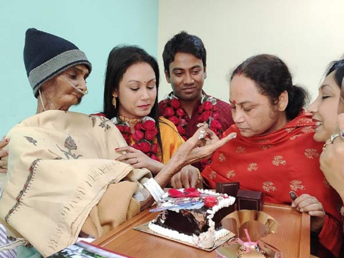 ক য নস র আক র ন ত ব ব র শ ষ ইচ ছ হ সপ ত ল ই বসল ম য র ব য র আসর