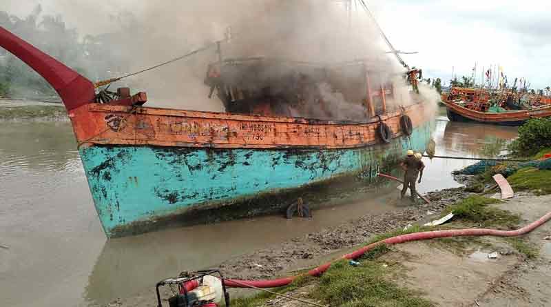 Massive fire engulfed in FB Tara Maa fish traller in Kakdwip