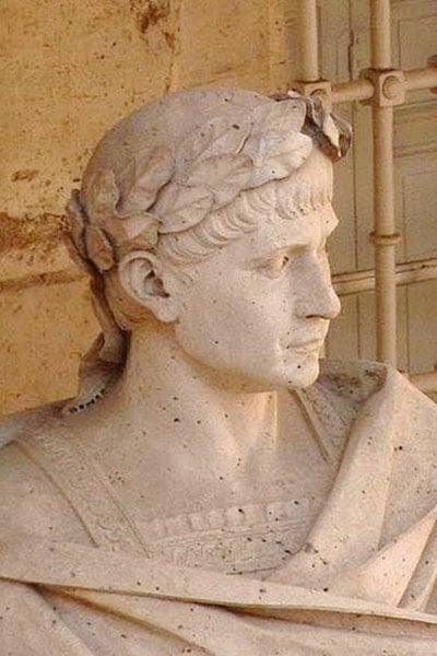 Theodosius_I_statue