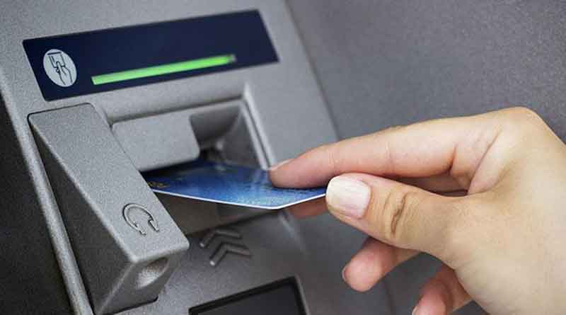 In Maharashtra People rush to a ATM dispensing 5 times extra cash | Sangbad Pratidin