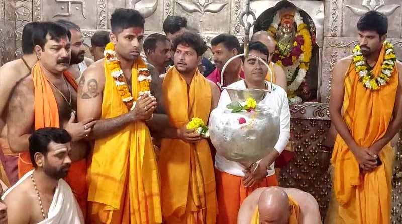 Suryakumar Yadav, Kuldeep Yadav and Washington Sundar visited Ujjain's Mahakaleswar temple to offer prayers for Rishabh Pant's speedy recovery । Sangbad Pratidin