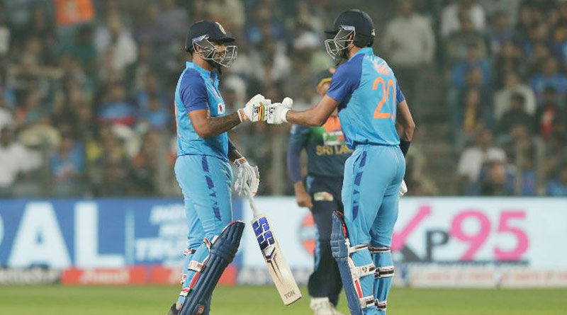 Sri Lanka beats India in second T20I despite Axar Patel heroics | Sangbad Pratidin