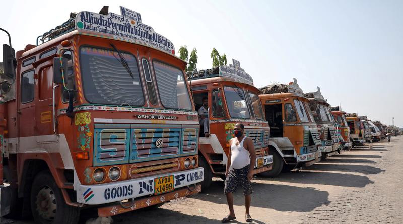 Culprit behind hijacking truck with huge plastic arrested from Uttar Pradesh by Kolkata Police | Sangbad Pratidin