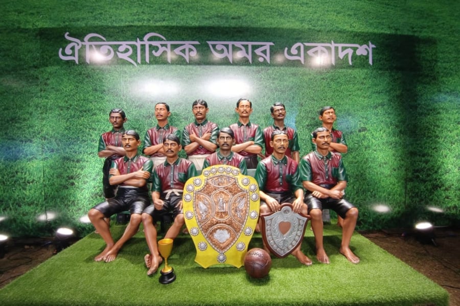 Sourav Ganguly iaugurate the sculpture of immortal xi of Mohun Bagan। Sangbad Pratidin