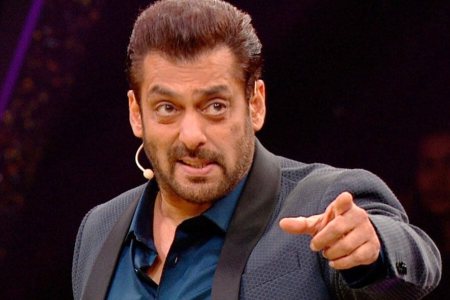 Salman Khan looses his cool, see video | Sangbad Pratidin