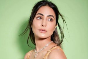 Hina Khan Shares Picture Of Her Last Eyelash