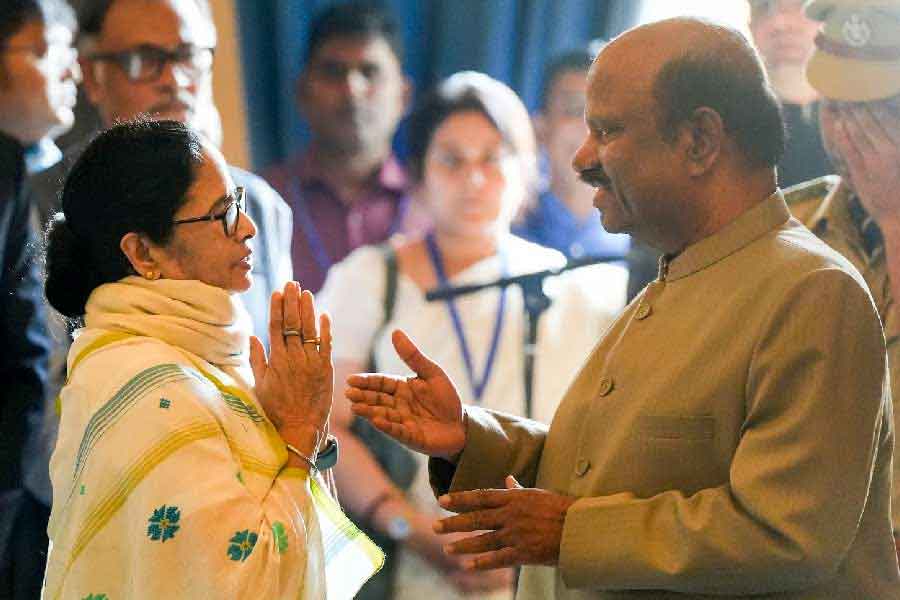 Mamata Banerjee met WB Governor at Rajbhawan for tea । Sangbad Pratidin