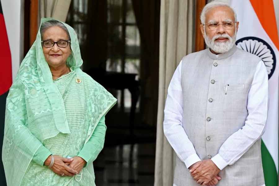 Bangladesh PM Sheikh Hasina will attend meeting with Nardendra Modi on Monday and discuss important bilateral issues
