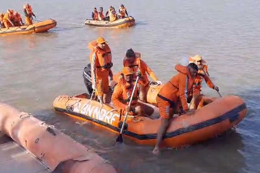 Boat Capsized In Rupnarayan On Way Back From Picnic Womans Body Recovered Many Missing 4378