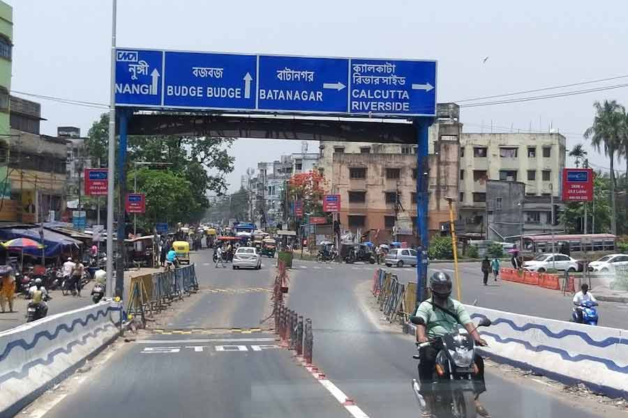 Two youth killed in a road accident in Sampriti flyover