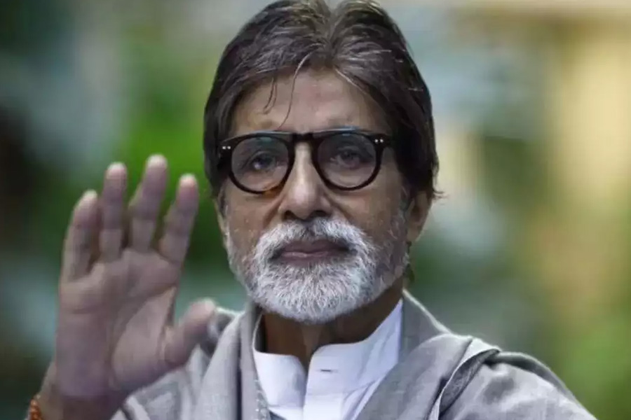 amitabh-bachchan says he is not admitted in hospital, here is the truth