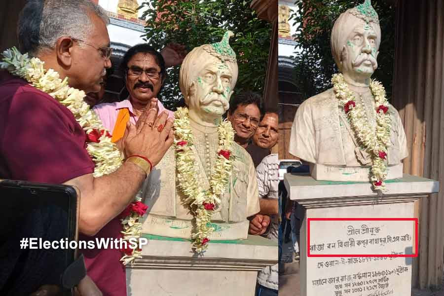 Lok Sabha Polls 2024: BJP candidate Dilip Ghosh felicitated wrong statue