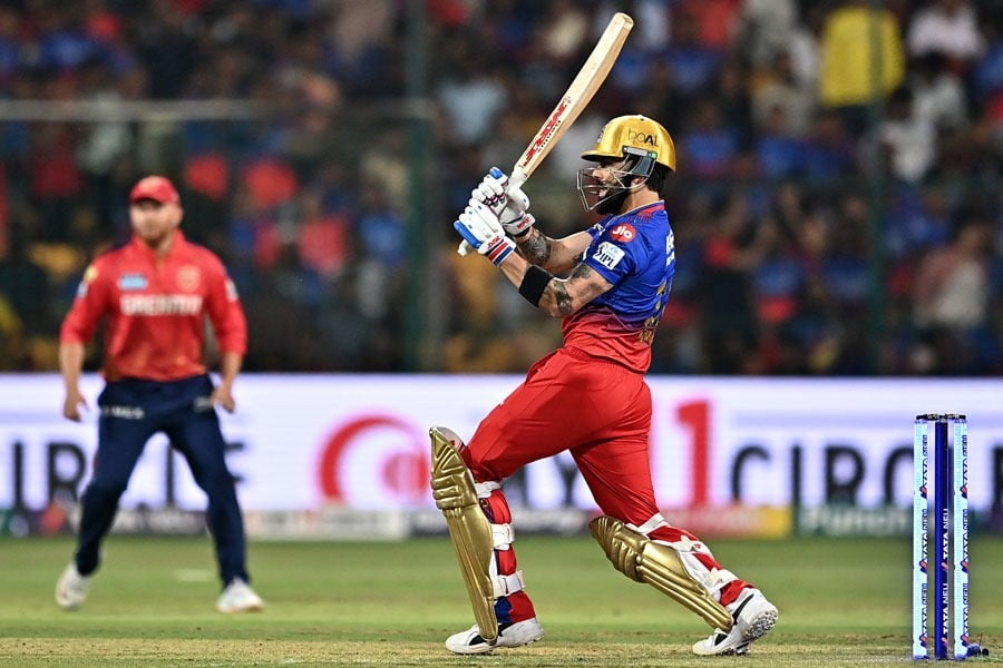 Virat Kohli plays gem of an innings, RCB wins it in style against Punjab Kings