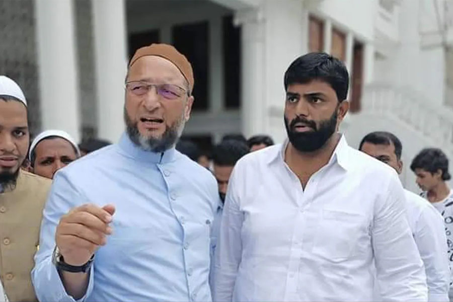 AIMIM Leader Sustains Grave Injuries After Unknown Assailants Open Fire At Him In Malegaon