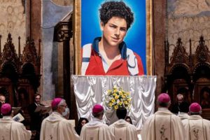 Pope clears way for 'God's influencer' to become a saint