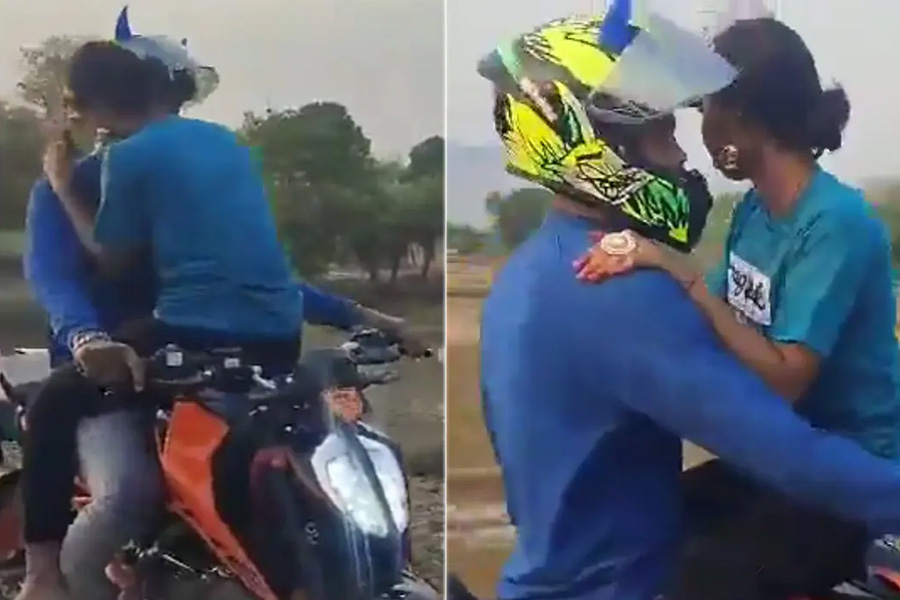 Chhattisgarh Couple Hug While Riding Bike