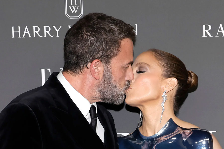 Jennifer-Lopez-and-Ben-Affleck-3