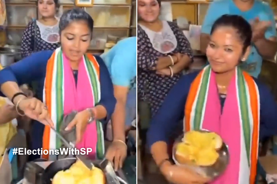 Lok Sabha Election 2024: Saayoni Ghosh makes Egg toast in Election campaign