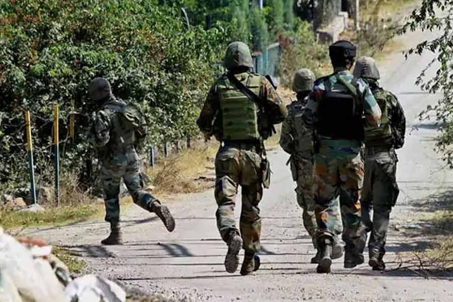Another soldier killed in Kashmir encounter, 5 terrorists neutralized