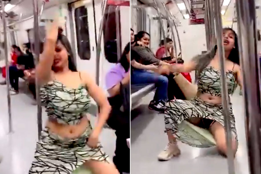 Girl obscene dirty dance in Delhi metro viral video