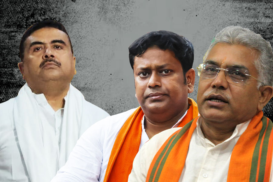 Is Suvendu Adhikari trying to maintaining distance from Bengal BJP by absenting meeting
