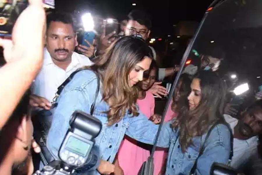 Mom-To-Be Deepika Padukone's Dinner Date With Family