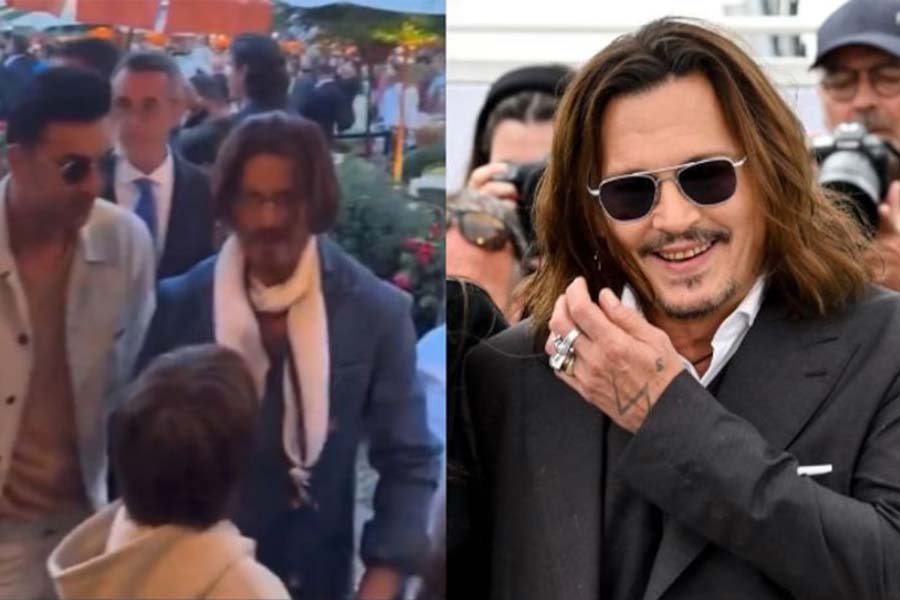 Shahrukh Khan was seen sporting a different look, reminding fans of Hollywood star Johnny Depp