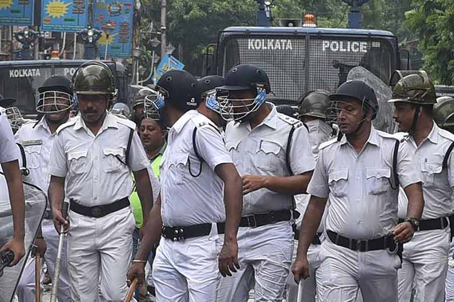 Kolkata police starts survey to stop encroachers