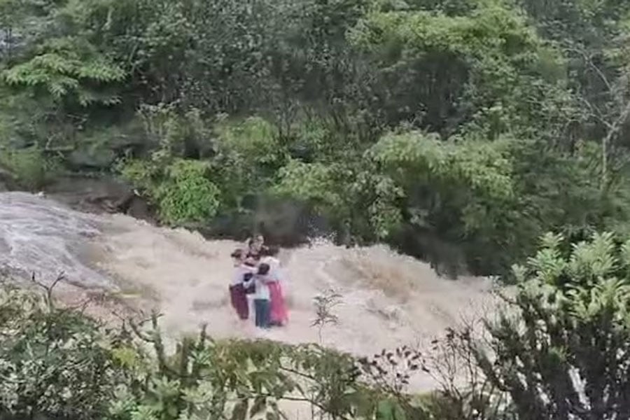 Woman, 2 girls drown in waterfall near dam in Lonavala, 2 children missing