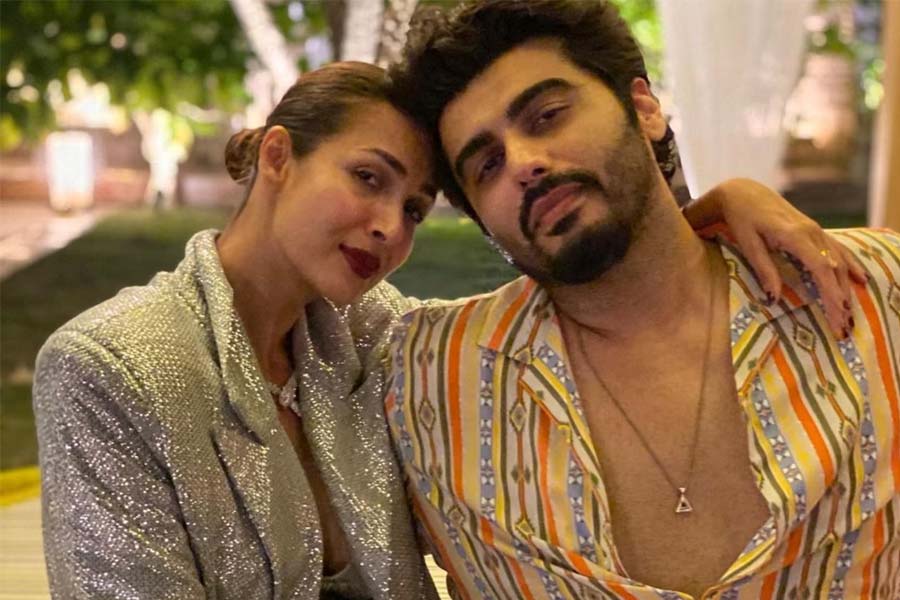 Arjun Kapoor Has Fans Worried After He Shares Pics Sporting IV Drip From a Medical Health Resort