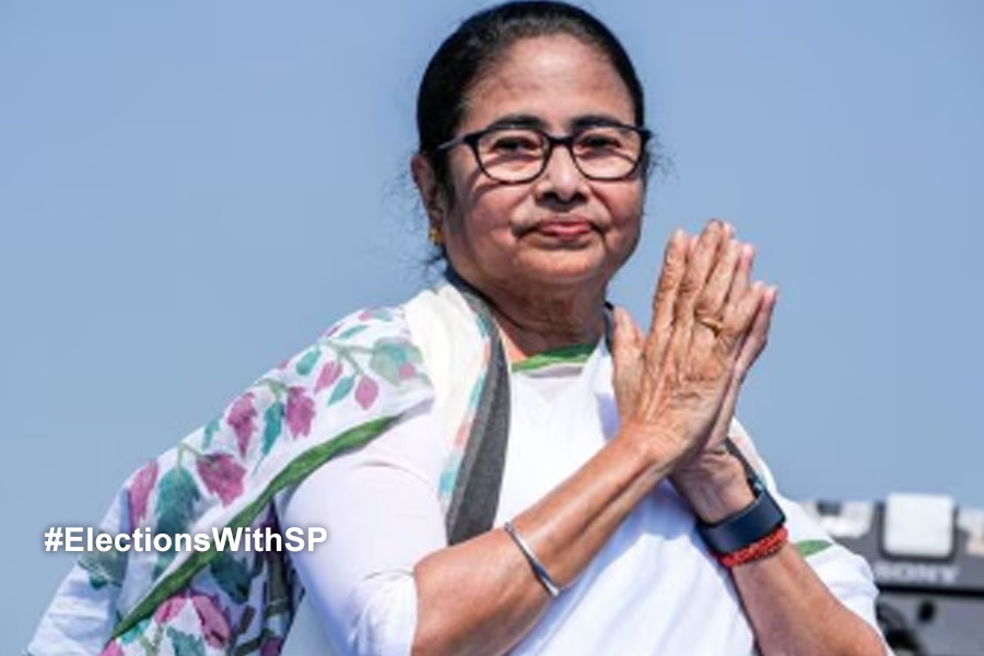 Mamata Banerjee's pic at Delhi Congress headquarters