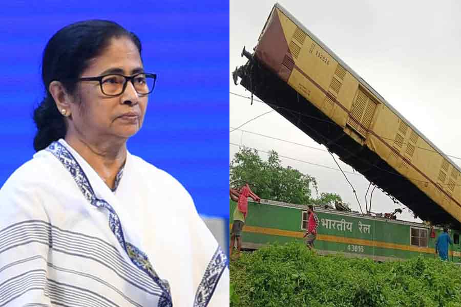 Kanchanjungha Express Train Accident Live Update: WB CM Mamata Banerjee to visit North Bengal