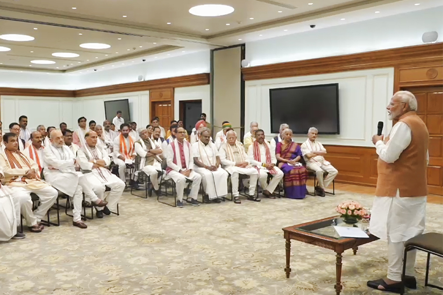 Ahead of swearing in ceremony, PM Modi hosts high tea for would-be ministers