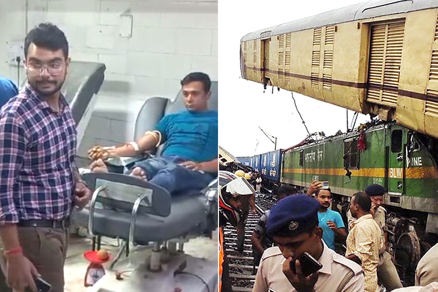Junior doctors of North Bengal Medical College donate blood during crisis of rail accident