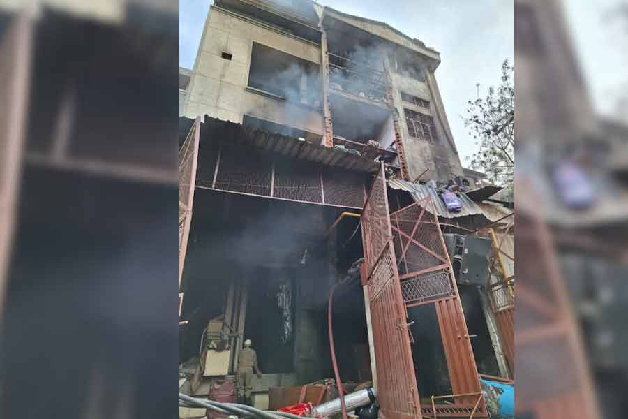 3 killed as fire breaks out in food processing factory in Delhi