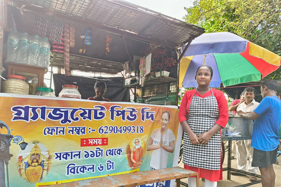 Graduate woman's start up food business in Chinsurah