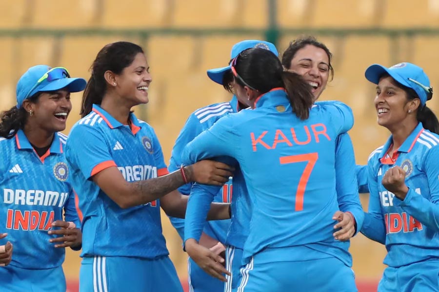 IND-W vs SA-W: India women team beats South Africa by 4 runs