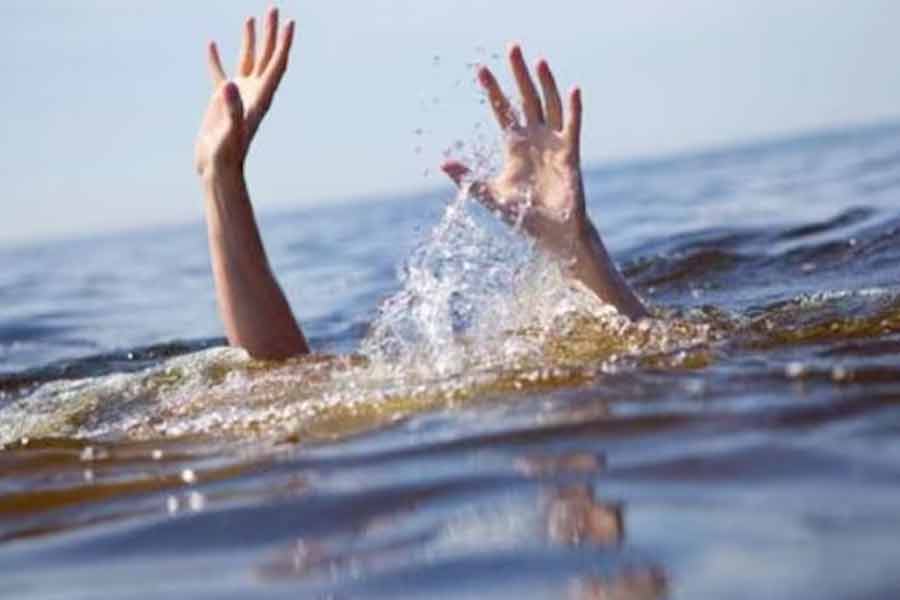Nagpur teen falls into open pump house while playing games on phone, died
