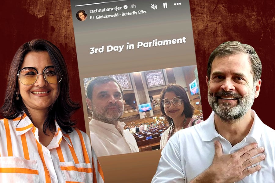 Rachana Banerjee shares selfie with Rahul Gandhi in her social media