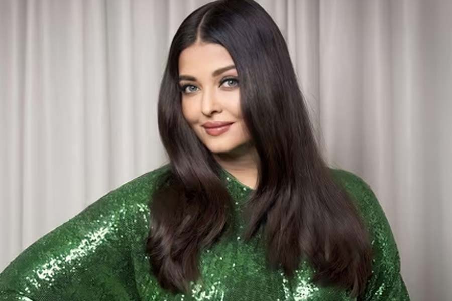 Aishwarya Rai Bachchan in New york for shooting