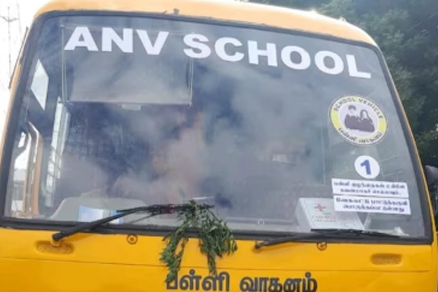 Tamil Nadu school van driver saves 20 kids moments before dying of heart attack