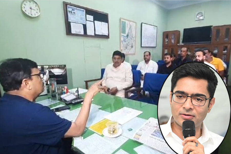 KMC and Mahaestala Municipality discuss about alternate way to clean cowdung after MP Abhishek Banerjee's instruction