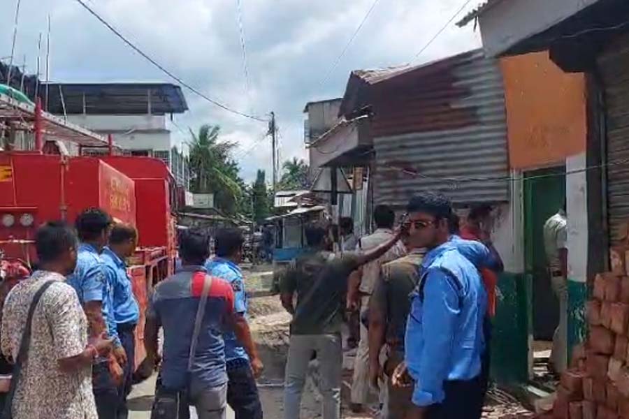 Bomb blast in South Dinajpur's Gangarampur