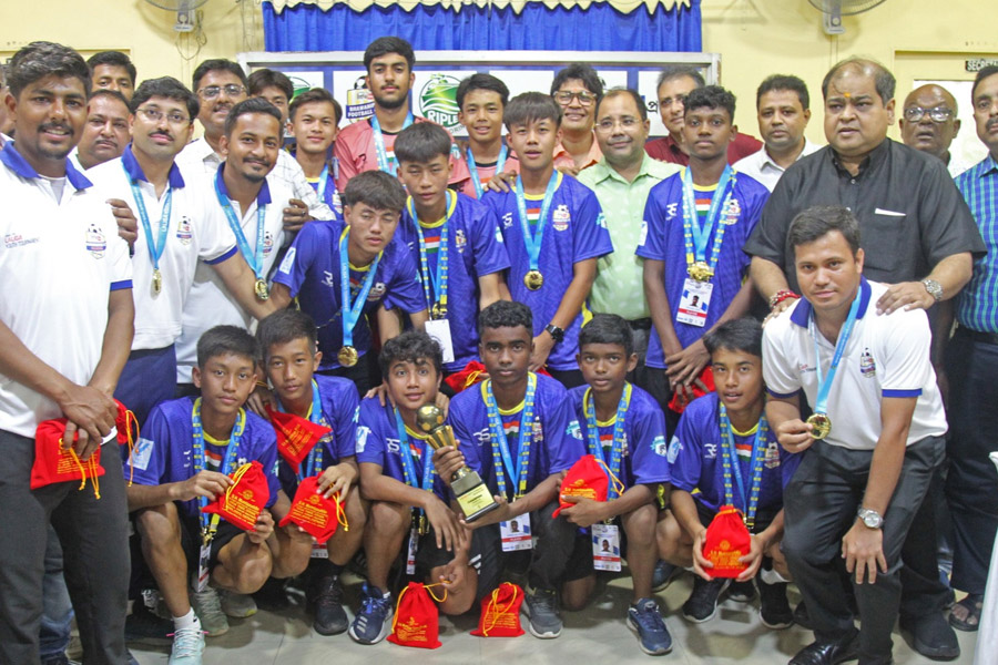 Bhawanipore FC felicitate youth footballers who participated in La liga youth tournament